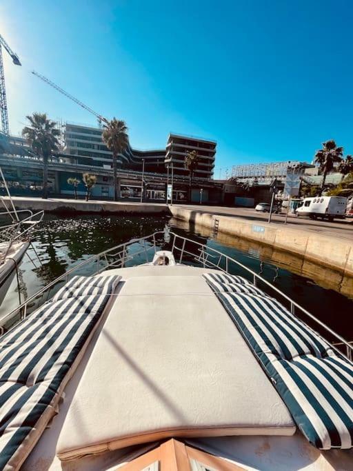 Hotel Vintage Classic 70S Boat! Sant Adria de Besos Exterior foto