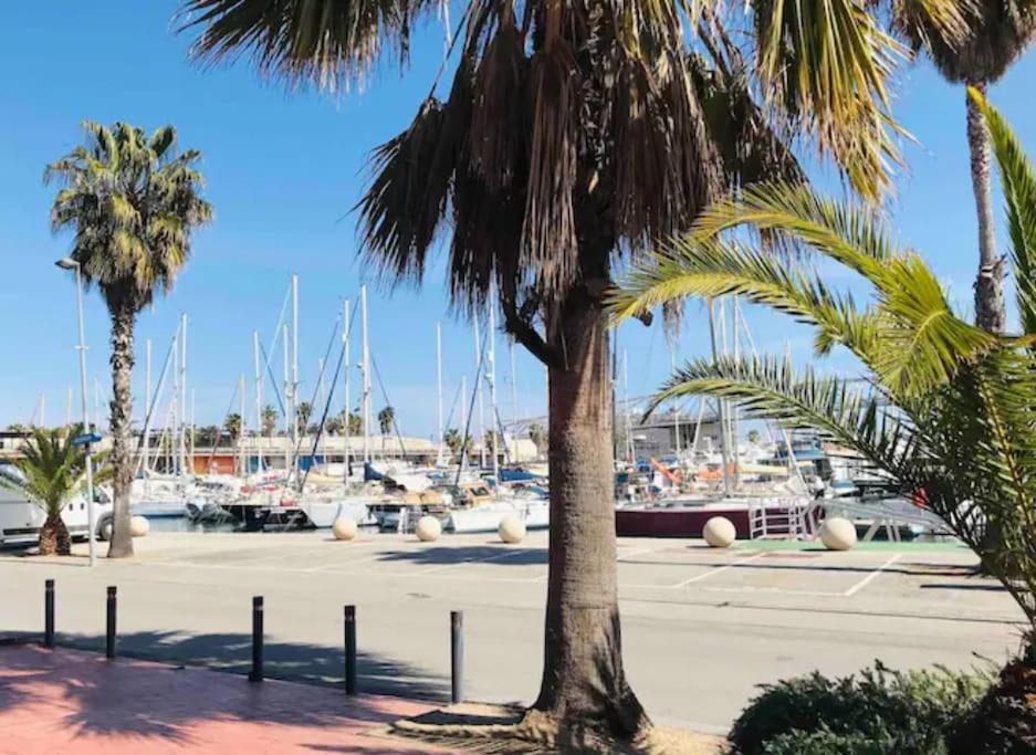 Hotel Vintage Classic 70S Boat! Sant Adria de Besos Exterior foto