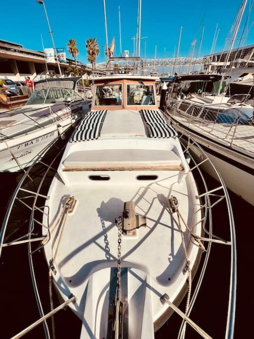 Hotel Vintage Classic 70S Boat! Sant Adria de Besos Exterior foto