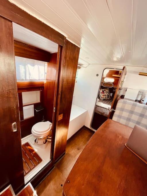 Hotel Vintage Classic 70S Boat! Sant Adria de Besos Exterior foto