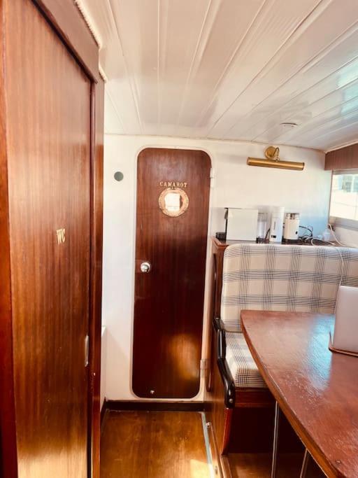 Hotel Vintage Classic 70S Boat! Sant Adria de Besos Exterior foto