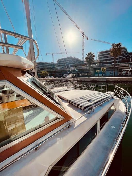 Hotel Vintage Classic 70S Boat! Sant Adria de Besos Exterior foto